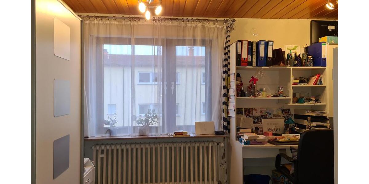27. Arbeits- oder Kinderzimmer OG