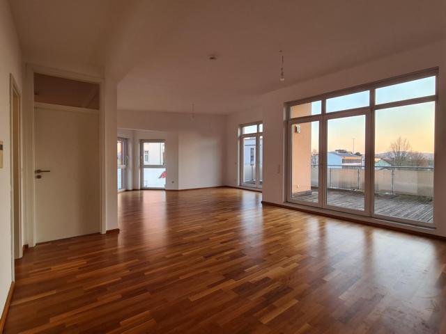 Exklusives barrierefreies Penthouse mit Fernblick in Innenstadtlage von Homburg - Penthouse Homburg | Angebot:26930953